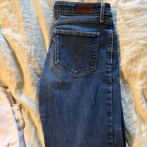 Levi's Women's Skinny Jeans in Dark Blue Denim